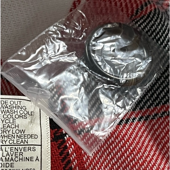 BB Dakota Steve Madden Women's Button Down Boxy Shacket (Racing Red Multi, L) - Picture 8 of 10